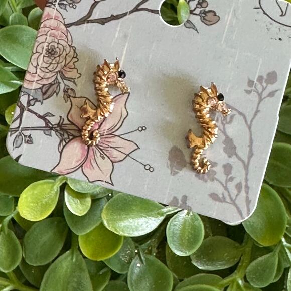 BOGO FREE SEAHORSE STUD EARRINGS - Picture 1 of 4